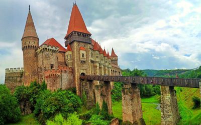 Castelul Corvinilor o atracție accesibilă și fascinantă în România!